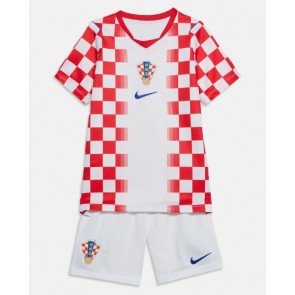 Kroatien Hjemmebanetrøje Børn VM 2026 Kortærmet (+ Korte bukser)